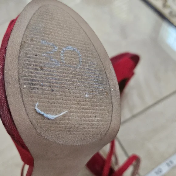 Nine West Red Heels Size 5.5 - Picture 8 of 13